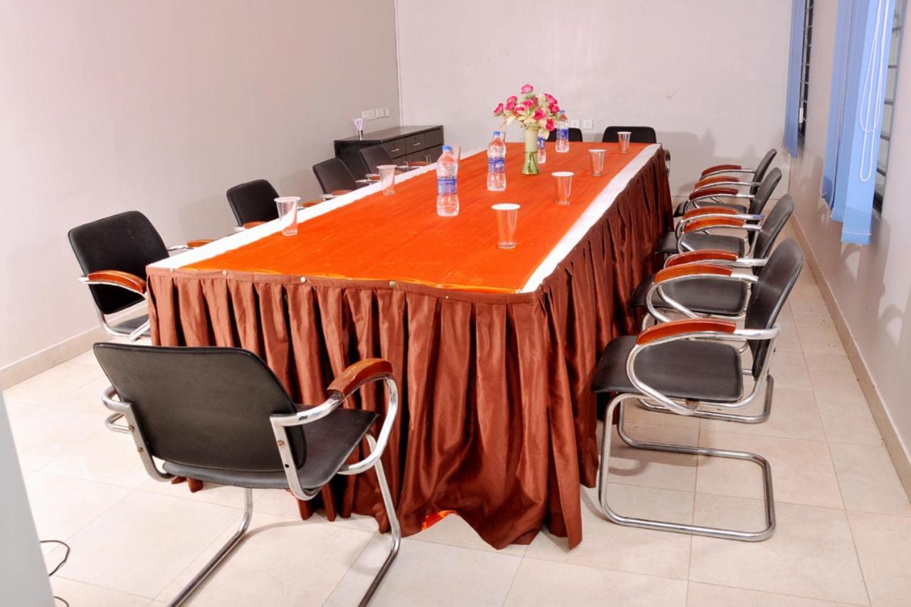Hotel Palm Shore Palakkad Exterior photo