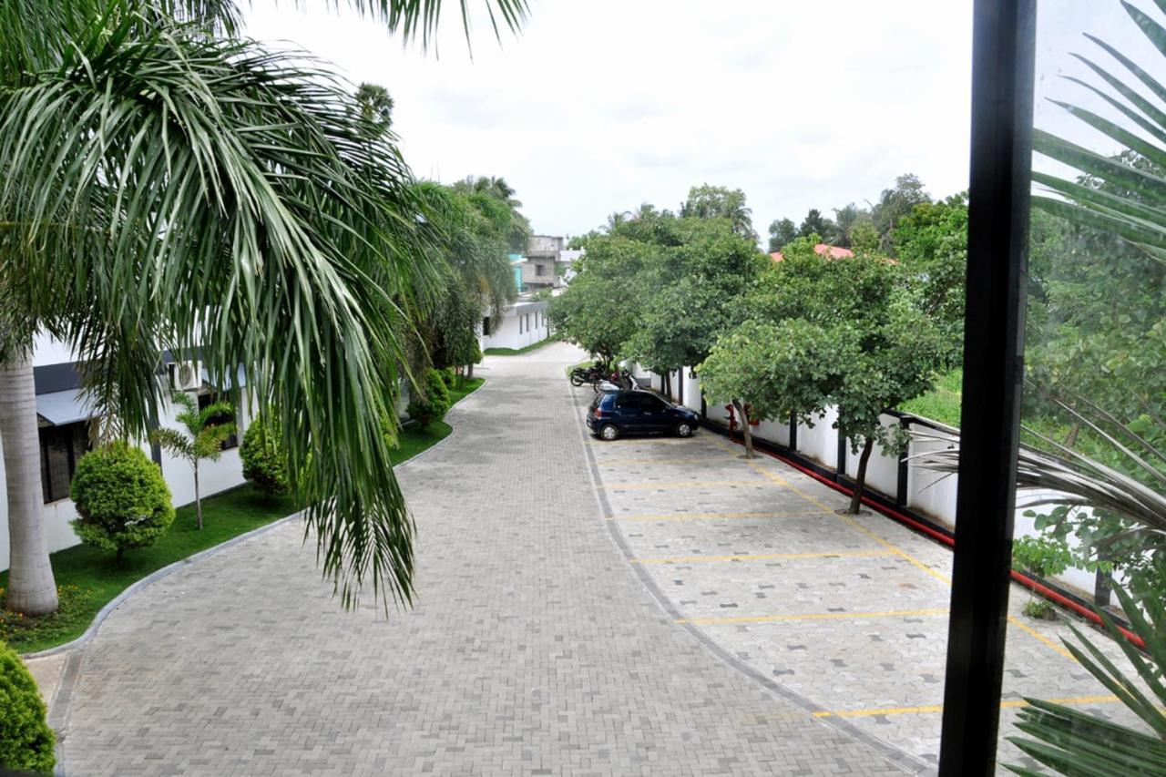 Hotel Palm Shore Palakkad Exterior photo