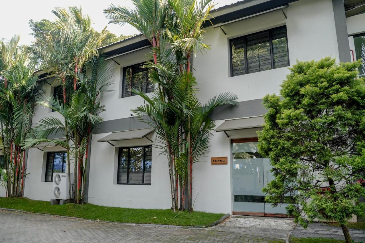 Hotel Palm Shore Palakkad Exterior photo
