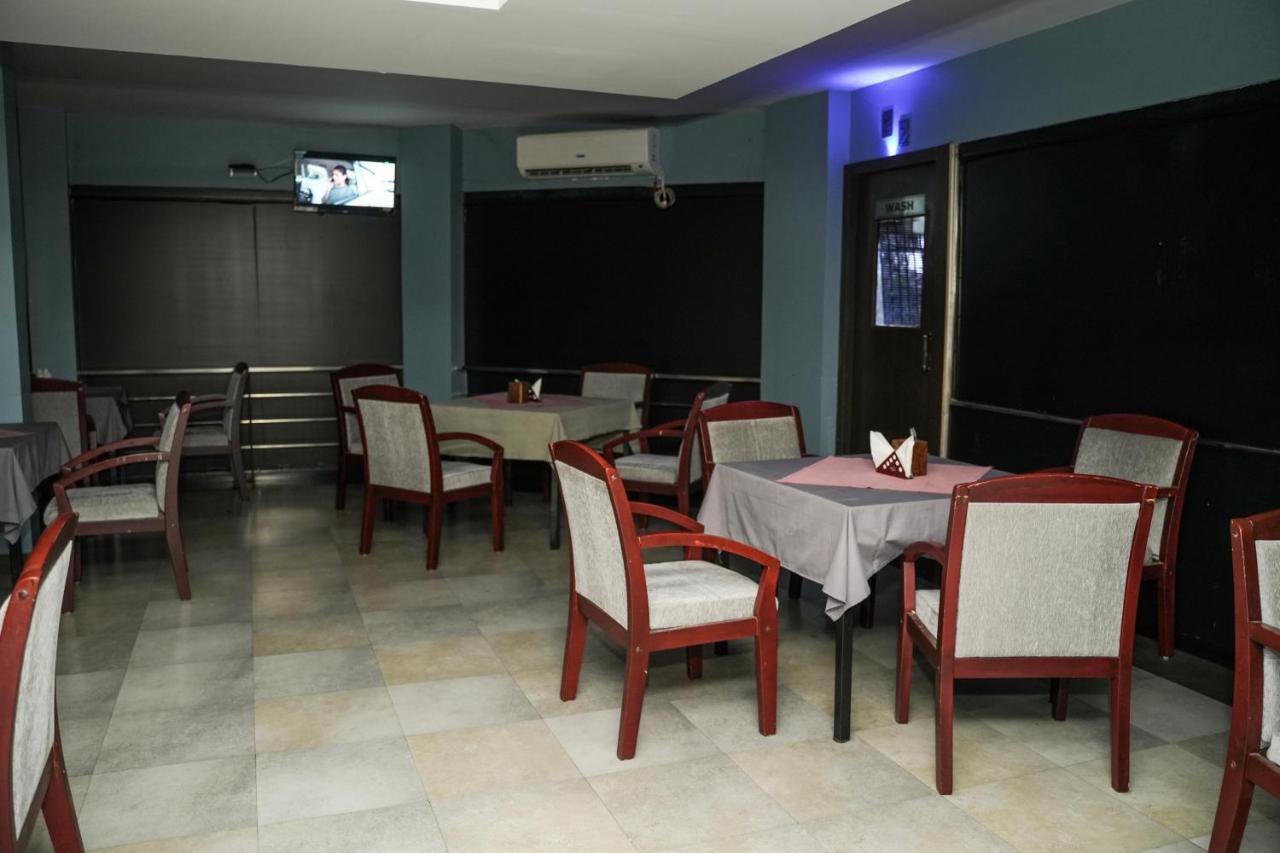 Hotel Palm Shore Palakkad Exterior photo