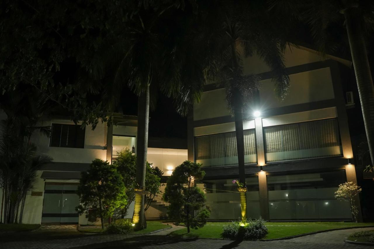 Hotel Palm Shore Palakkad Exterior photo
