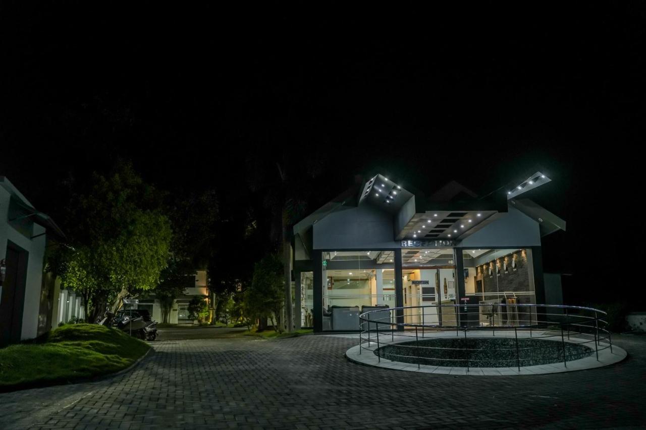 Hotel Palm Shore Palakkad Exterior photo