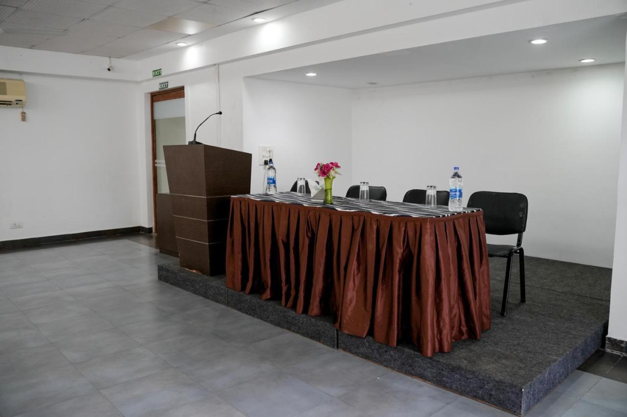 Hotel Palm Shore Palakkad Exterior photo