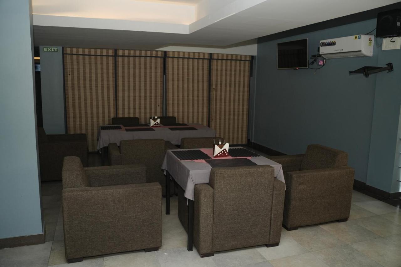 Hotel Palm Shore Palakkad Exterior photo