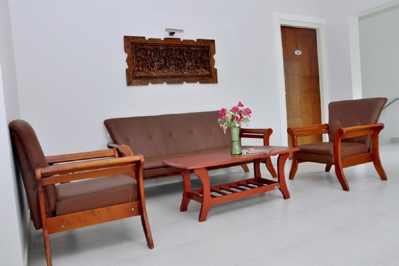Hotel Palm Shore Palakkad Exterior photo