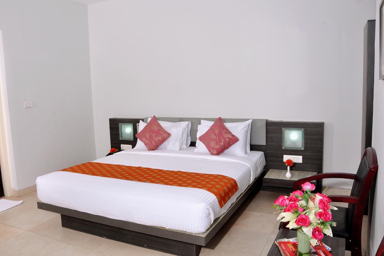 Hotel Palm Shore Palakkad Exterior photo