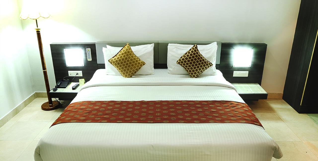 Hotel Palm Shore Palakkad Exterior photo