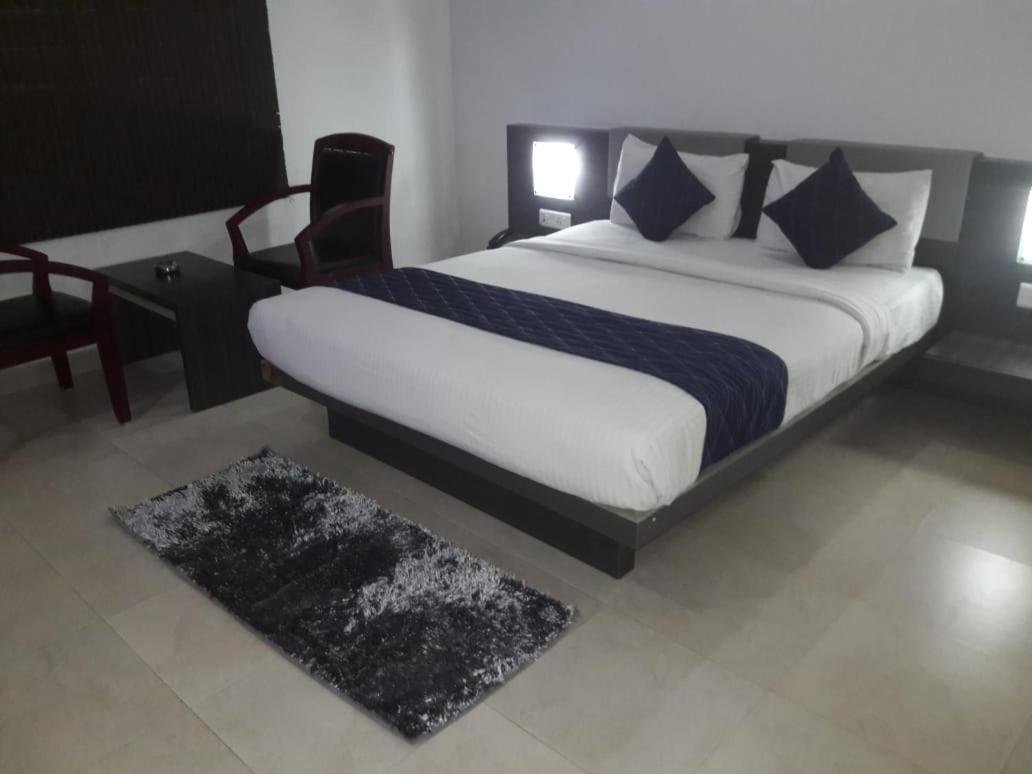 Hotel Palm Shore Palakkad Exterior photo